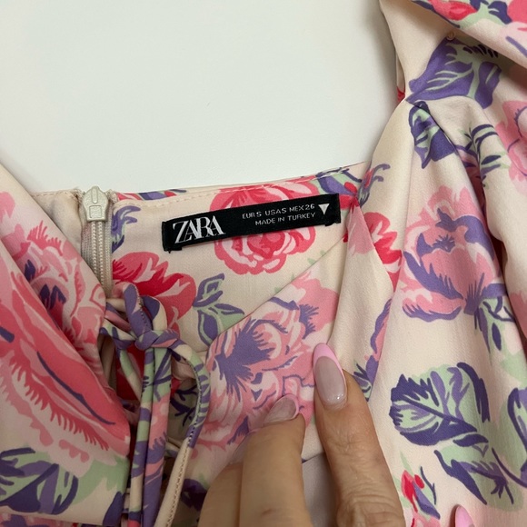 Floral puff sleeve dress - Picture 3 of 3